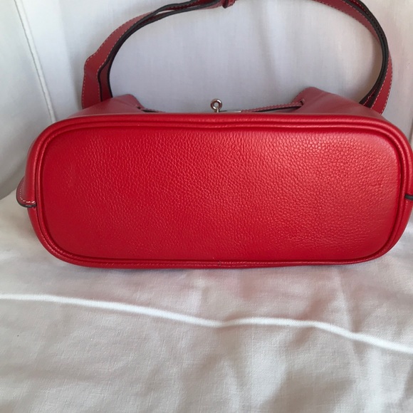 Red Pebbled Leather Shoulder Bag with Padlock - Picture 4 of 8